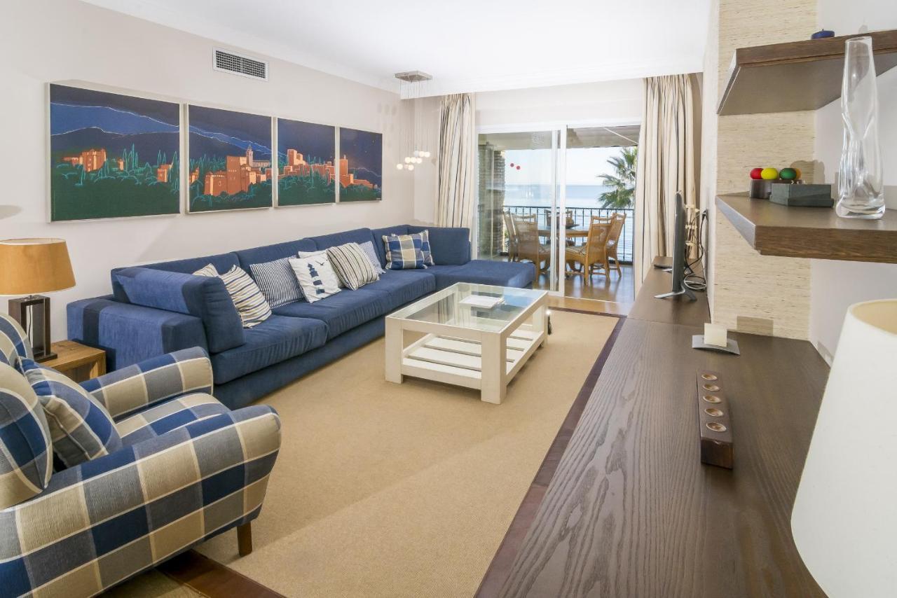 Hb - Comfortable Beachfront Holiday Apartment Estepona Kültér fotó